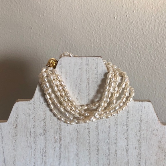 Freshwater Seed Pearl Bracelet w/ Gold Tone Clasp. - Picture 1 of 5